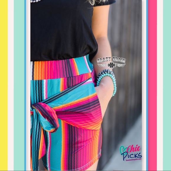 Easy as Tie Serape Front Tie Bow Shorts - Picture 3 of 4